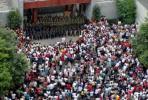 サムネイル：中国湖南省で連日、１万人以上が地方政府庁舎包囲の大デモ