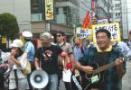 サムネイル：ワーカーズアクション福岡、街頭の青年労働者との一体化を実現！