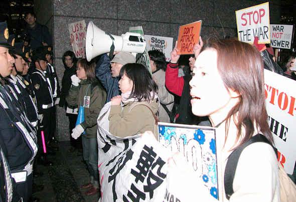 ただちに米大使館に抗議