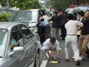 2006年6月15日法政大学逮捕写真(3)
