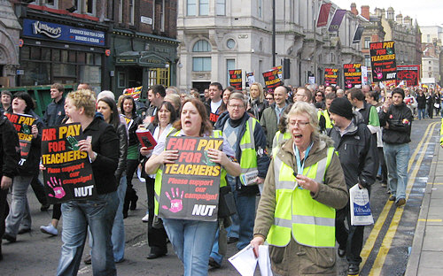 britishteachersstrike_080424_09.jpg